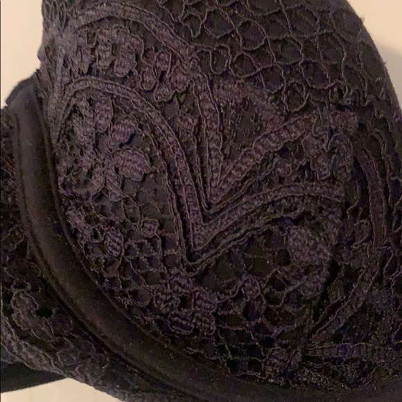 Victoria Secret Bra - Picture 2 of 3